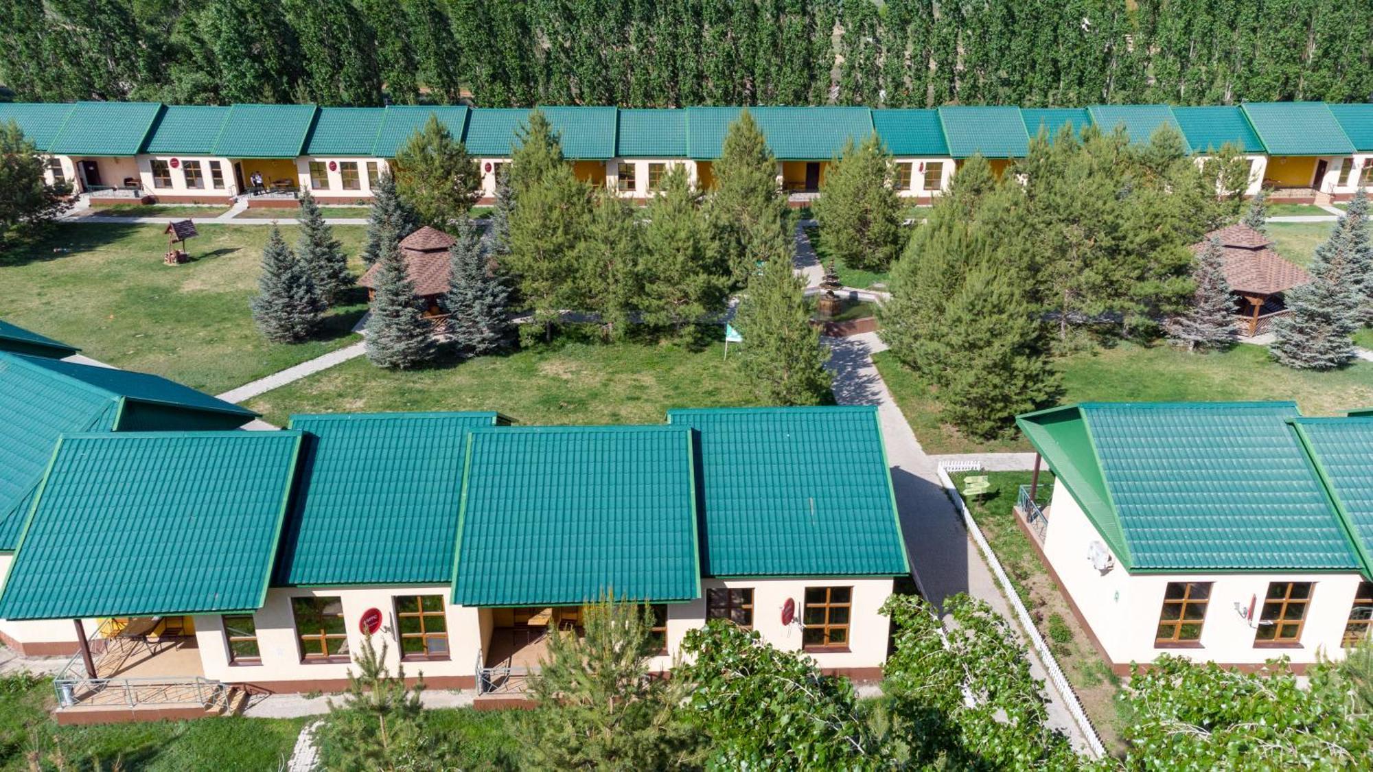 Green Land Актобе Екстер'єр фото